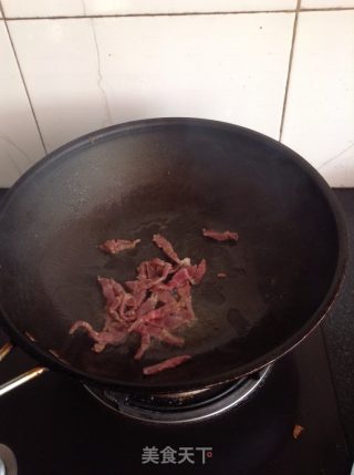 丝瓜炒咸肉的做法步骤：4