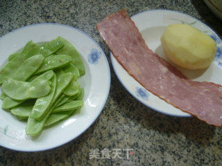 培根扁豆炒土豆的做法步骤：1