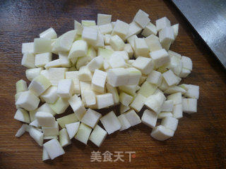 羊尾笋茭白炒毛豆的做法步骤：4