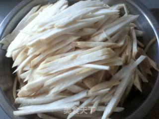 酸辣鸡腿菇的做法步骤：2