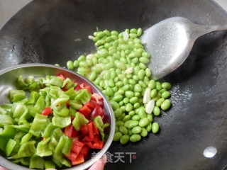 双椒炒毛豆仁的做法步骤：8