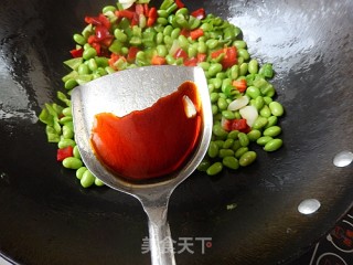 双椒炒毛豆仁的做法步骤：9