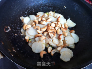 山药炒腰果的做法步骤：7