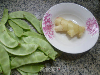 嫩姜炒扁豆的做法步骤：1