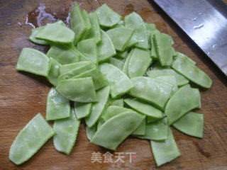 嫩姜炒扁豆的做法步骤：3
