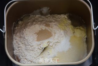 葡萄干枸杞吐司的做法步骤：2