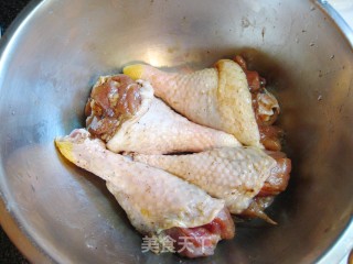 麻辣鸡腿的做法步骤：2