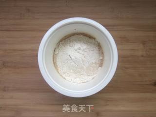 【黑啤红糖桂圆面包】用啤酒做出美味养生大面包的做法步骤：1