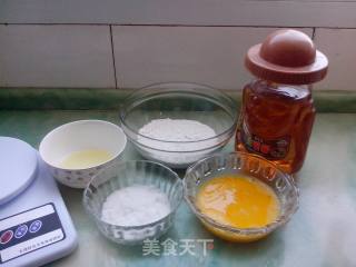 蜂蜜蛋糕的做法步骤：1