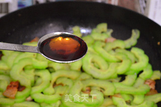 苦瓜炒五花肉片的做法步骤：7