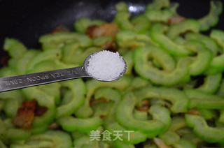 苦瓜炒五花肉片的做法步骤：8