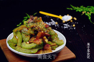 苦瓜炒五花肉片的做法步骤：10