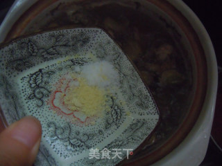 清热利湿好豆子---蚕豆炖排骨的做法步骤：8