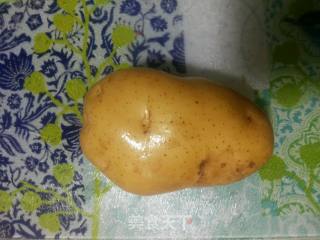 酥炸土豆丝的做法步骤：1