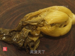 车白咸菜汤：夏天的开胃汤的做法步骤：3