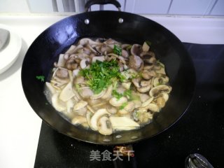 双菇烩肉丸的做法步骤：8