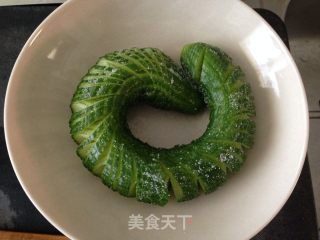 蓑衣黄瓜——夏季的开胃凉菜的做法步骤：3