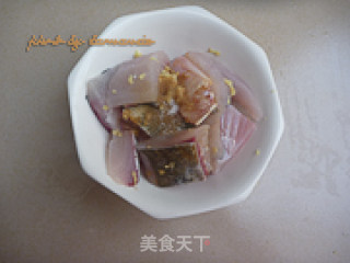 藿香烧鱼块的做法步骤：2