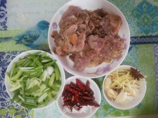 炒驴肉的做法步骤：2