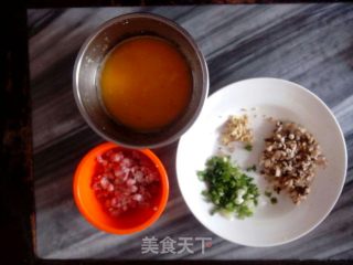 香菇蛋卷的做法步骤：1