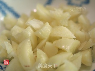 豆酱炒麻叶：餐桌上的防暑降温的做法步骤：4