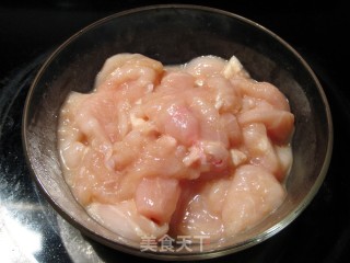 酸甜鸡块的做法步骤：1
