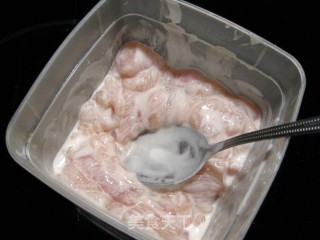 酸甜鸡块的做法步骤：2
