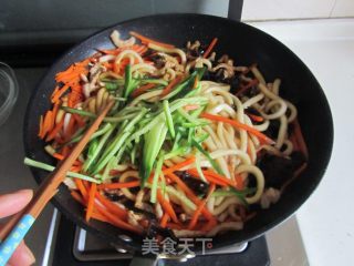黑椒肉丝炒土豆粉的做法步骤：9