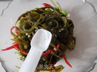 毛豆仁拌海带丝的做法步骤：10