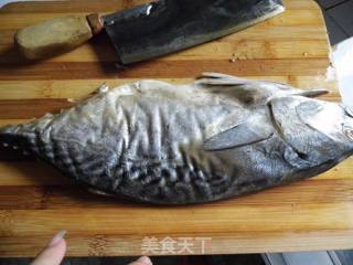 尖椒蒸鲅鱼干的做法步骤：1