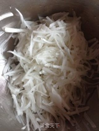 清蒸叉烧萝卜丸的做法步骤：1