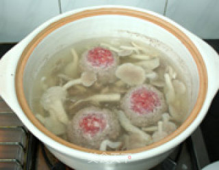 牛肉狮子头的做法步骤：4
