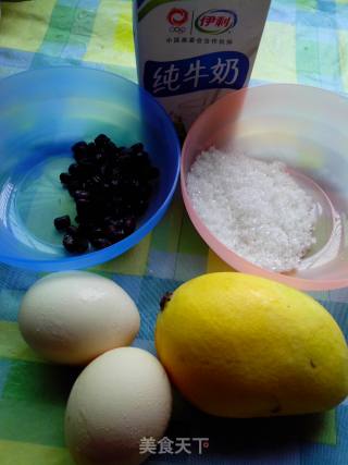 牛奶鸡蛋布丁--入口即化的蛋羹的做法步骤：1
