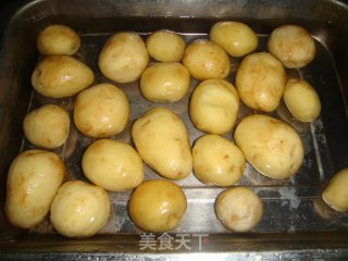 肉烧小土豆的做法步骤：3