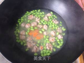 青豆肉丸汤的做法步骤：3