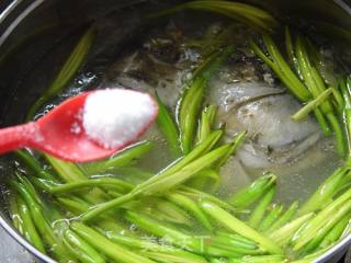 鲜黄花鱼头汤的做法步骤：7