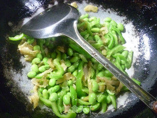 青椒榨菜炒毛豆的做法步骤：8