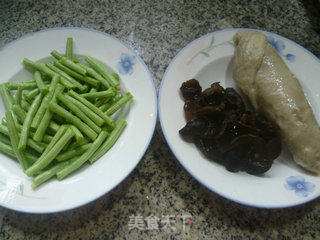 带豆黑木耳炒面筋的做法步骤：1