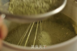 10寸抹茶戚风蛋糕的做法步骤：3