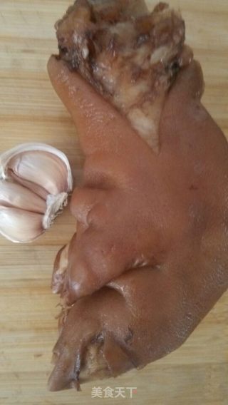 凉拌猪蹄的做法步骤：1