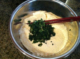 芹菜叶玉米饼的做法步骤：4