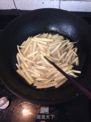 自制美味薯条的做法步骤：1