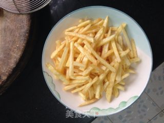 自制美味薯条的做法步骤：2