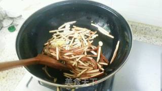 毛豆香干青椒肉丝的做法步骤：8
