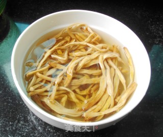 黄花菜拌粉丝的做法步骤：2