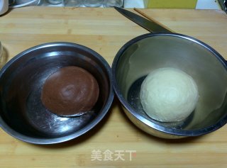 【蜜豆可可双色吐司】——手工整形面包机版的做法步骤：8