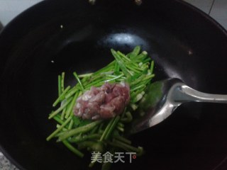 蒜薹肉丝的做法步骤：5