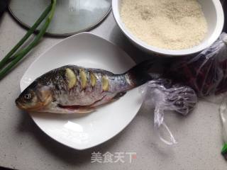 鲫鱼萝卜汤的做法步骤：1