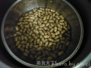 五香毛豆花生的做法步骤：2