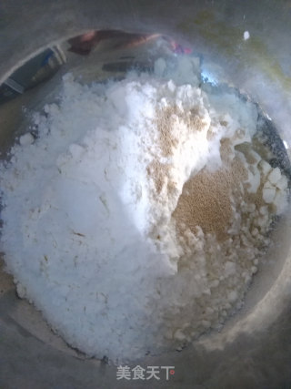 烤饼夹粉蒸肉的做法步骤：1